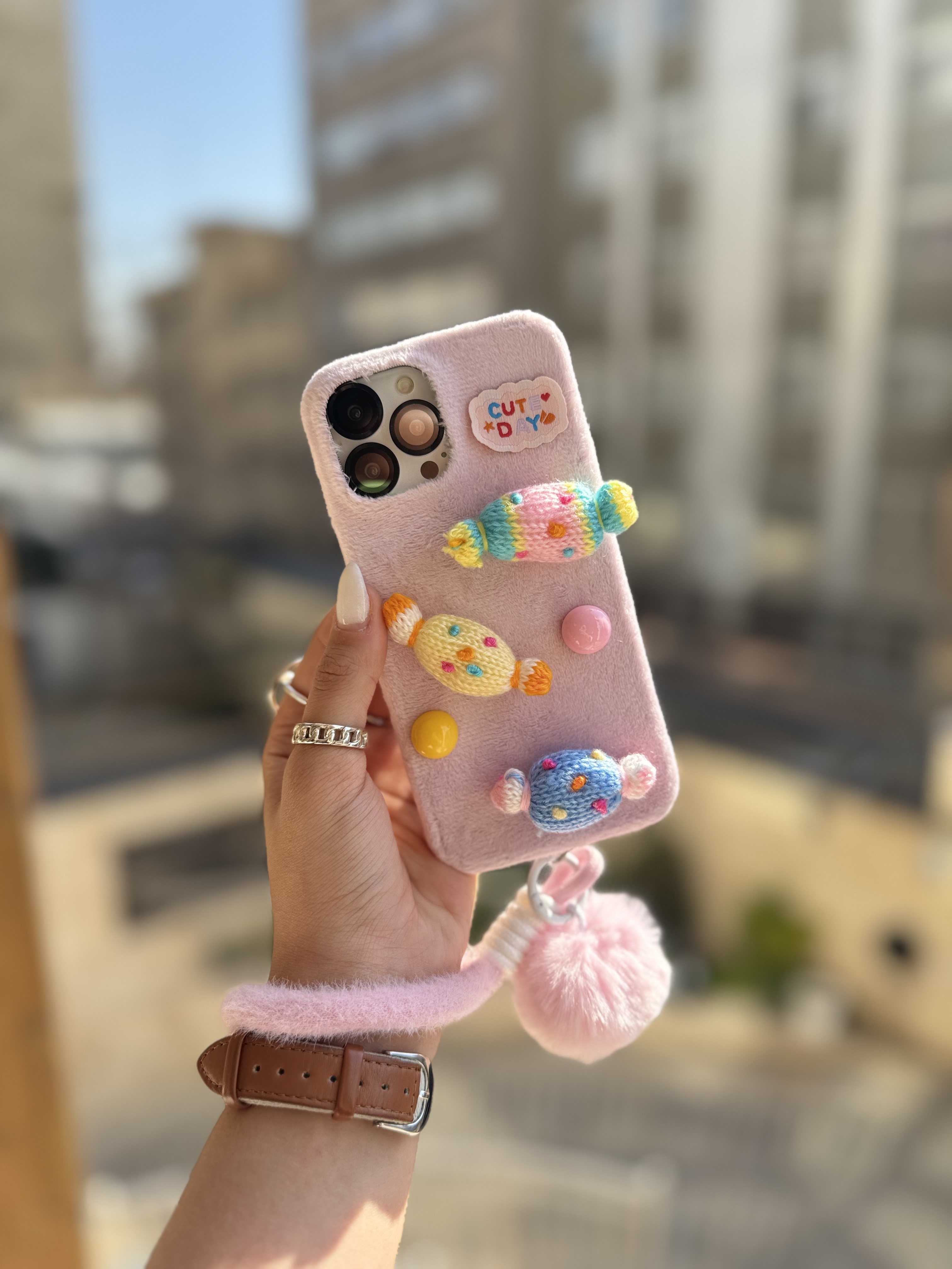 قاب شکلات کاموایی با آویز مناسب برای آیفون | iPhone iphone 13