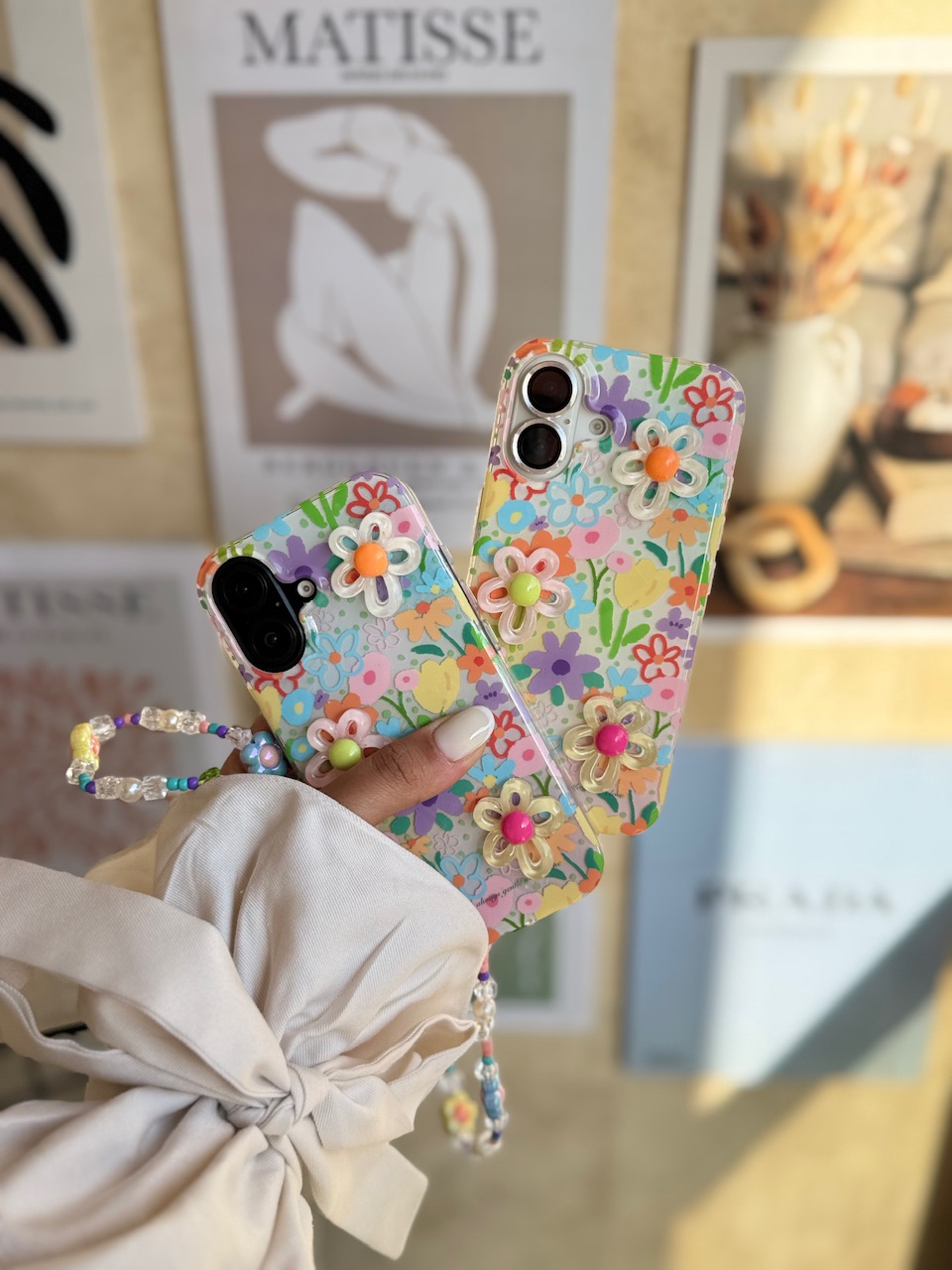 قاب باغچه با آویز و گل های برجسته مناسب برای آیفون | iPhone iphone12
