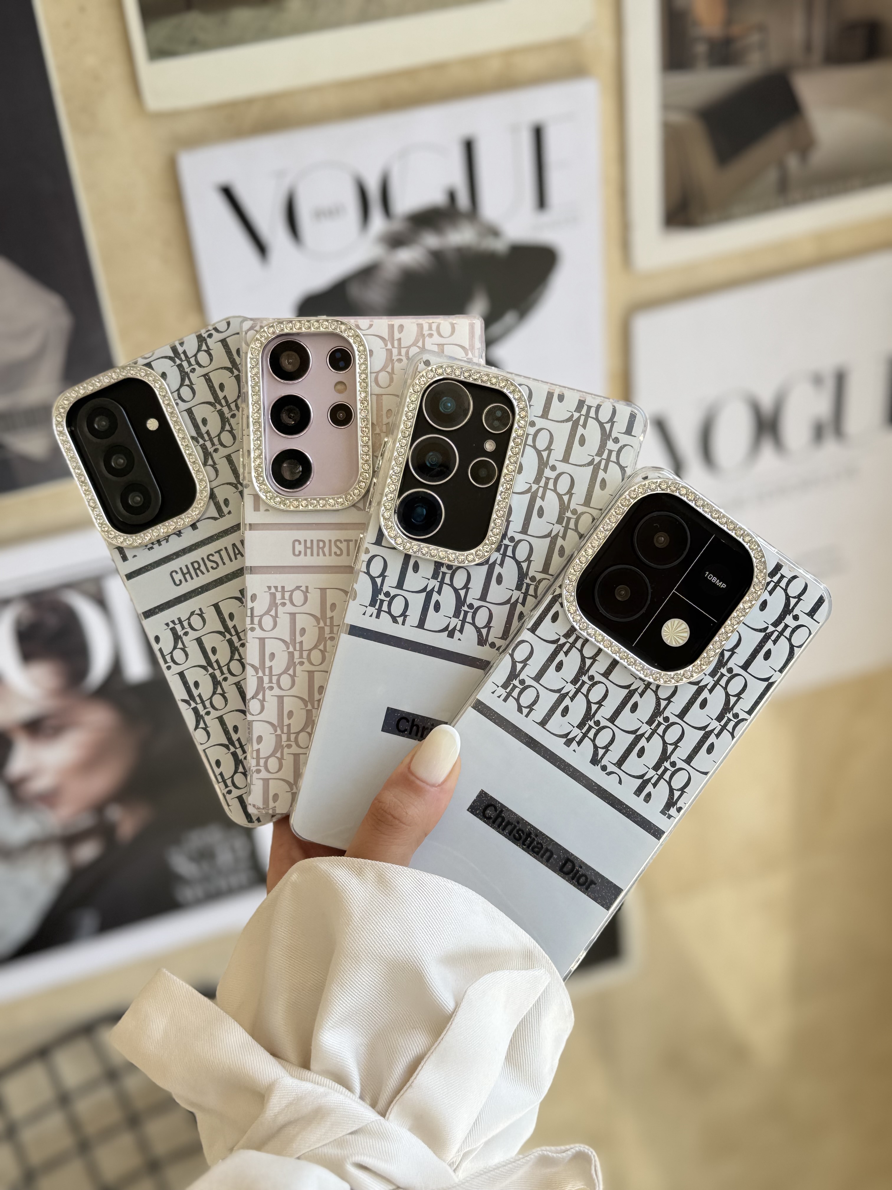 قاب White Christian Dior دور لنز نگین  مناسب برای آیفون | iPhone iphone5G