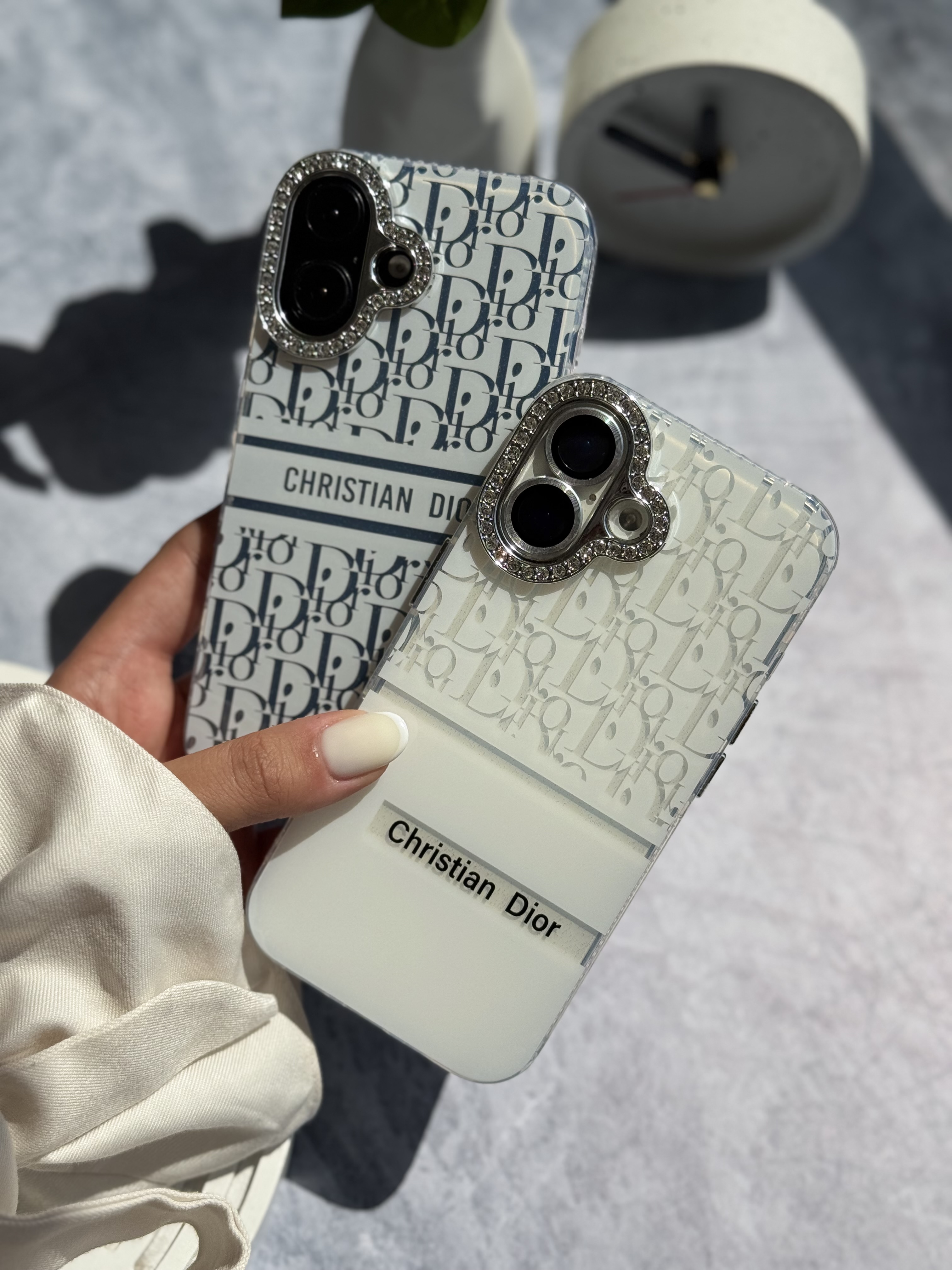 قاب White Christian Dior دور لنز نگین  مناسب برای آیفون | iPhone iphone 15pro