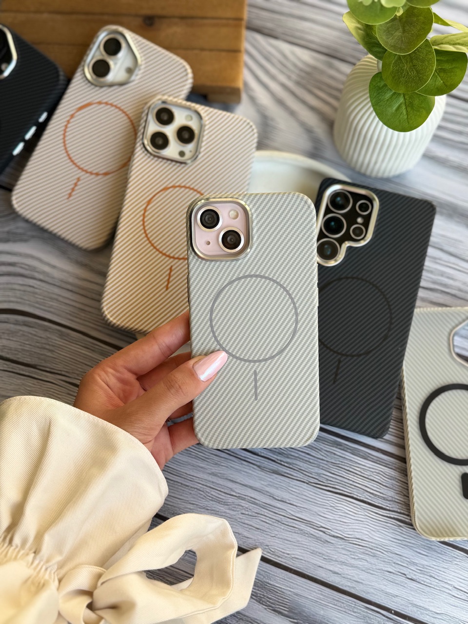 قاب Carbon Magsafe با پک Q Series مناسب برای آیفون | iPhone iphone16ProMax