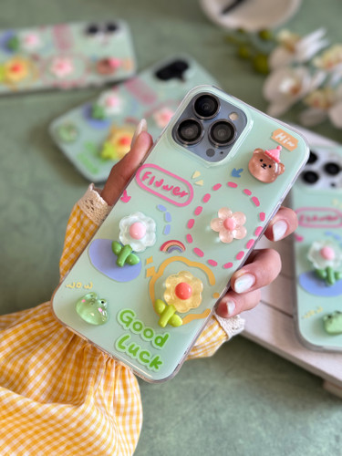 2107---قاب گل برجسته زمینه سبز GOOD LUCK مناسب برای آیفون | iphone 16-1