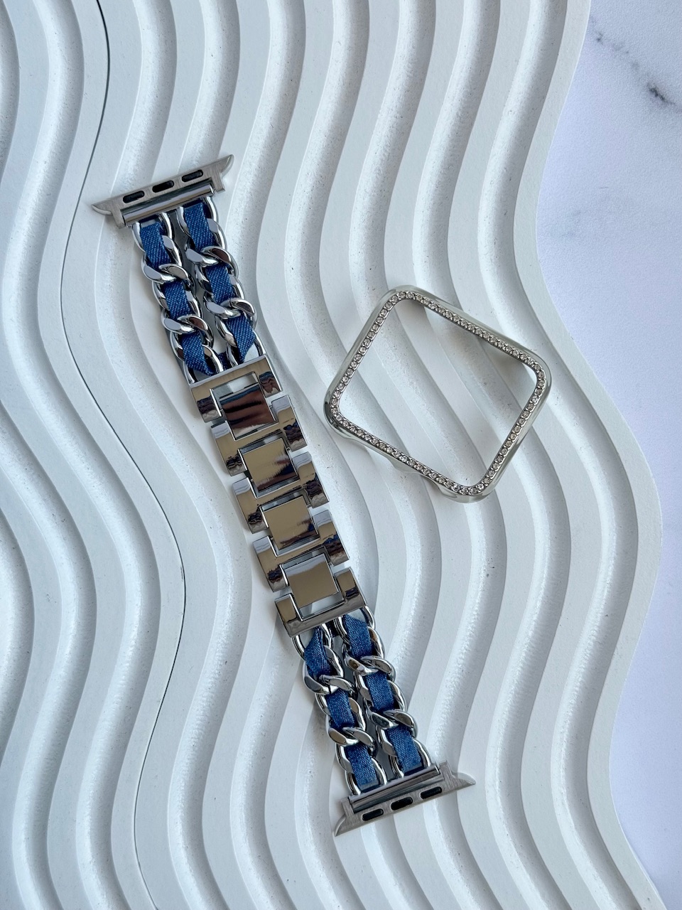 5026---بند اپل واچ جین کارتیر با گارد نگینی-2